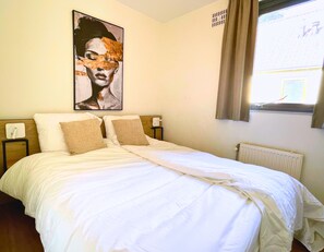 3 Schlafzimmer, Reisekinderbett, kostenloses WLAN, Bettwäsche