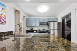 Fridge, microwave, oven, stovetop - New Listing! Waikoloa Fairway Terrace-Golf Course (Waikoloa)