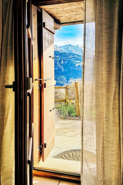 La Camona - your cozy alpine getaway in Ladir (Flims/Laax ski area)