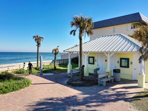 Terrace/patio - Flip Flop Oasis | Beach Bungalow w/Modern Comforts (Ormond Beach)