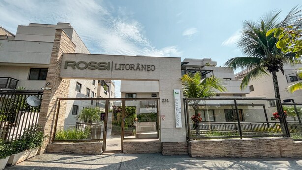 A building with a sign reading 'ROSSI LITORANEO' and the number '231' on the facade. - 5 minutes from Macumba Beach | ZV101 (Rio de Janeiro)