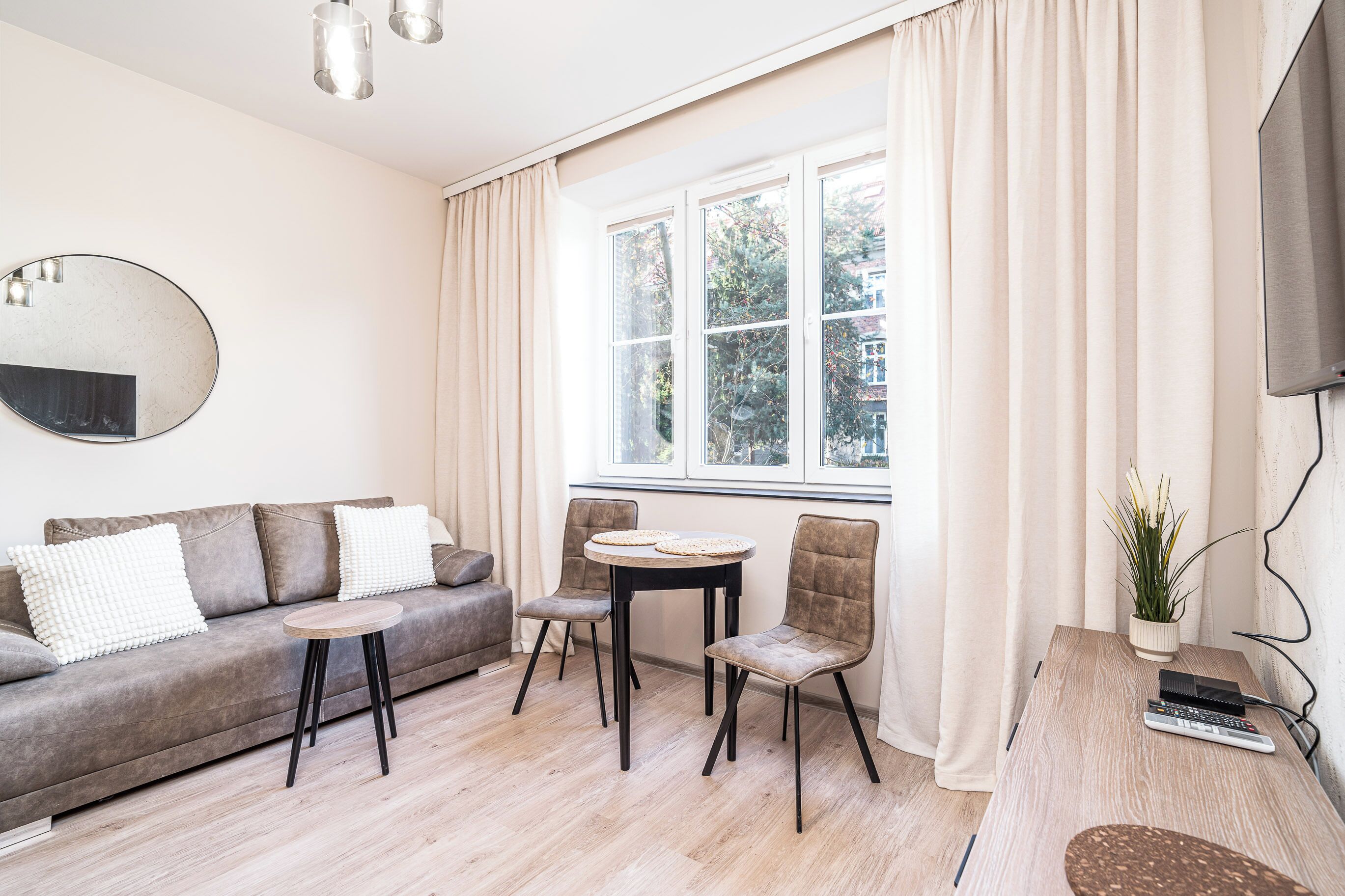 Classic Studio | Peralatan tempat tidur hipoalergenik, seterika/papan seterika 