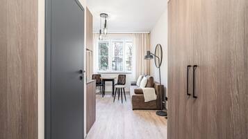 Classic Studio | Hypo-allergenic bedding, iron/ironing board, free WiFi