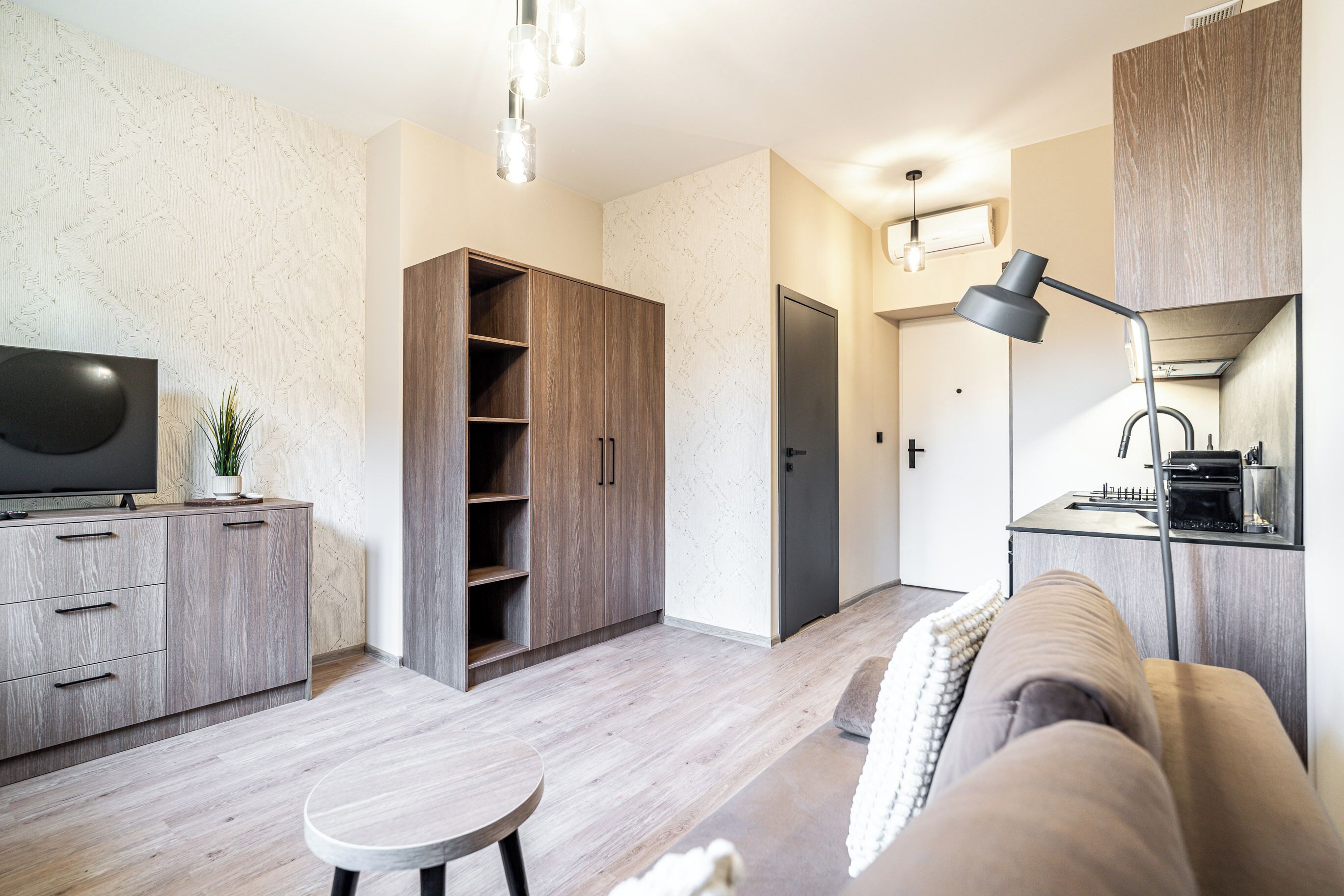 Classic Studio | Peralatan tempat tidur hipoalergenik, seterika/papan seterika 