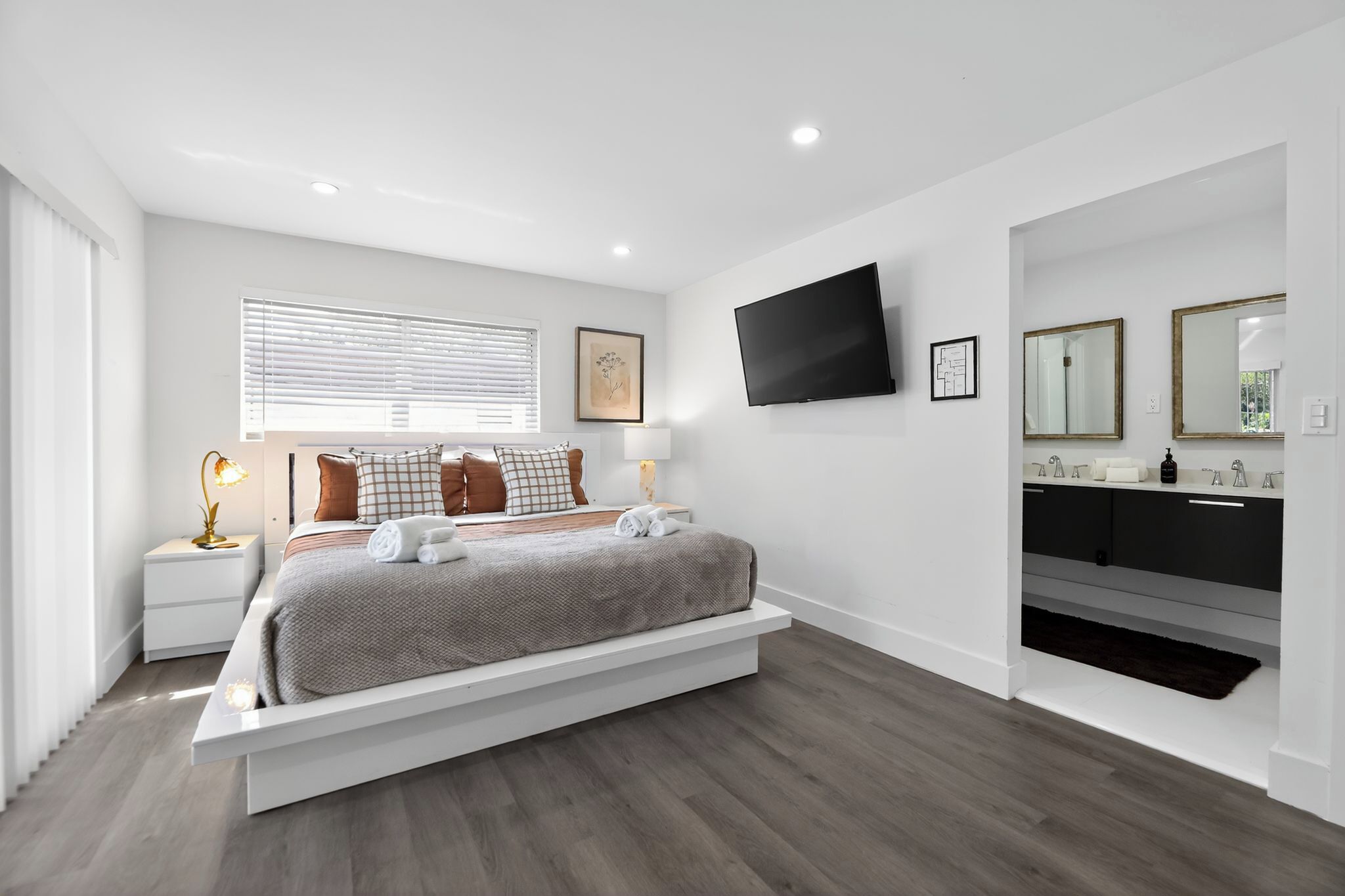 3 室のベッドルーム、WiFi、ベッドシーツ