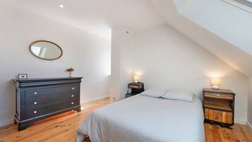 5 sovrum, strykjÀrn/strykbrÀda, wi-fi och sÀngklÀder