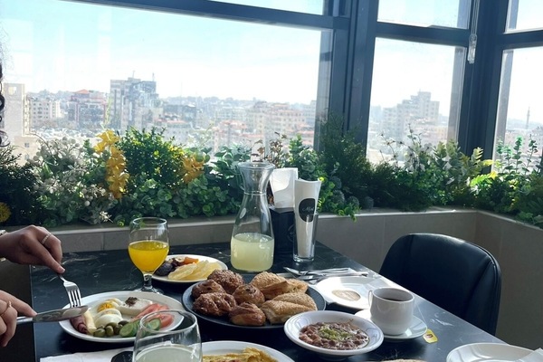 Free daily buffet breakfast