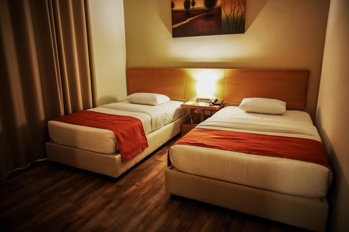 豪華套房, 城市景觀 | 客房內保險箱、熨斗/熨衣板、免費無線上網