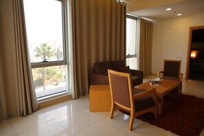 Deluxe-suite - byudsigt | Spisning på værelset