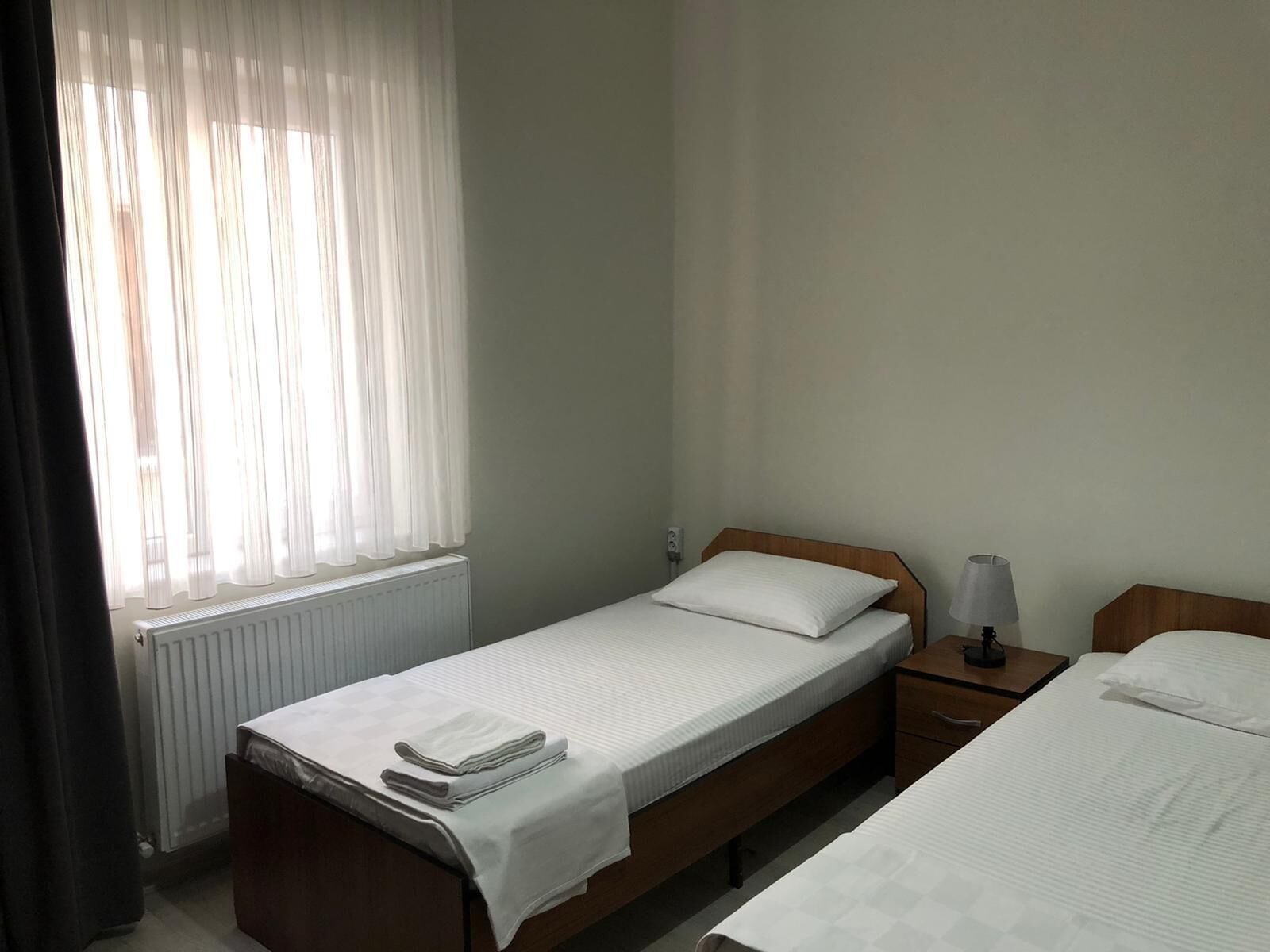 Standard-Zweibettzimmer | Hochwertige Bettwaren, Bügeleisen/Bügelbrett, kostenloses WLAN