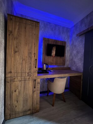 Economy-Einzelzimmer | Hochwertige Bettwaren, Bügeleisen/Bügelbrett, kostenloses WLAN