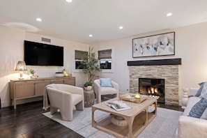 Télévision, cheminée