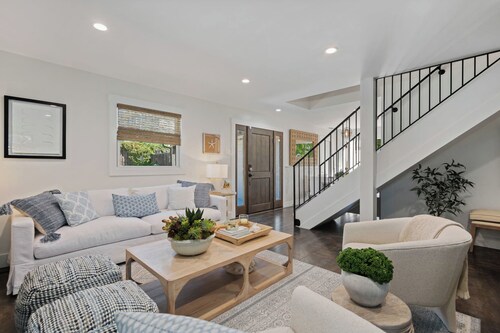 Las Brisas | Ocean Breezes on the Mesa!