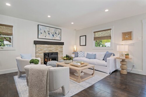 Las Brisas | Ocean Breezes on the Mesa!