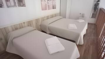 Bügeleisen/Bügelbrett, WLAN, Bettwäsche