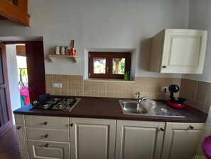 Kühlschrank, Herdplatte, Geschirrspüler