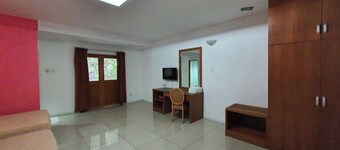 The Cool Point Hotel