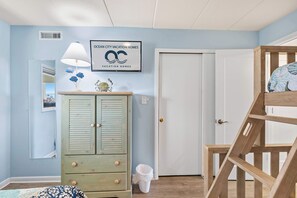 2 sovrum, strykjärn/strykbräda, wi-fi och sängkläder