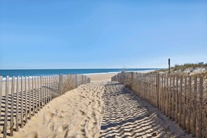 On the beach - Mariner I 3M (Ocean City)