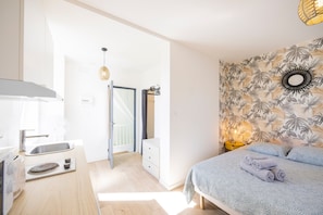 1 chambre, fer et planche à repasser, Wi-Fi, draps fournis