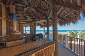Property grounds - ☀️Panoramic Gulf and Pool Views-Steps to Beach-Calypso 3-1006☀️ (Panama City Beach)