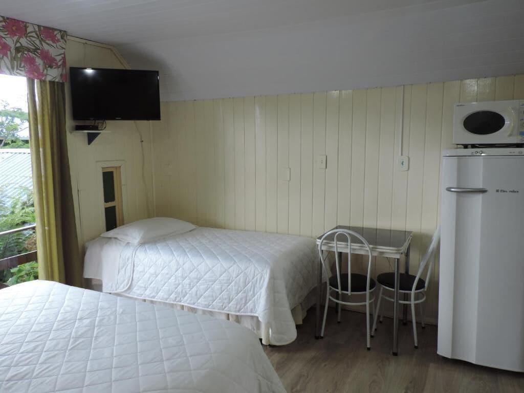 Quarto básico | Wi-Fi de cortesia