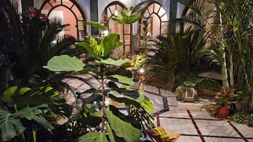 Ferienhaus, Mehrere Schlafzimmer, Raucher, eigener Pool | Unterkunftsgelände