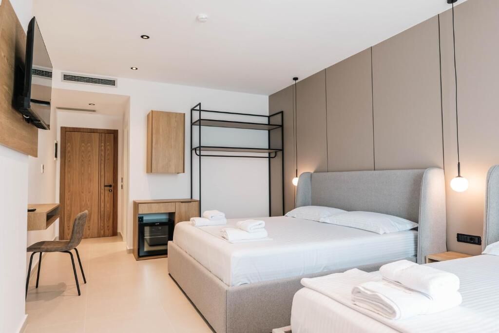 Deluxe Triple Room | Free WiFi, bed sheets