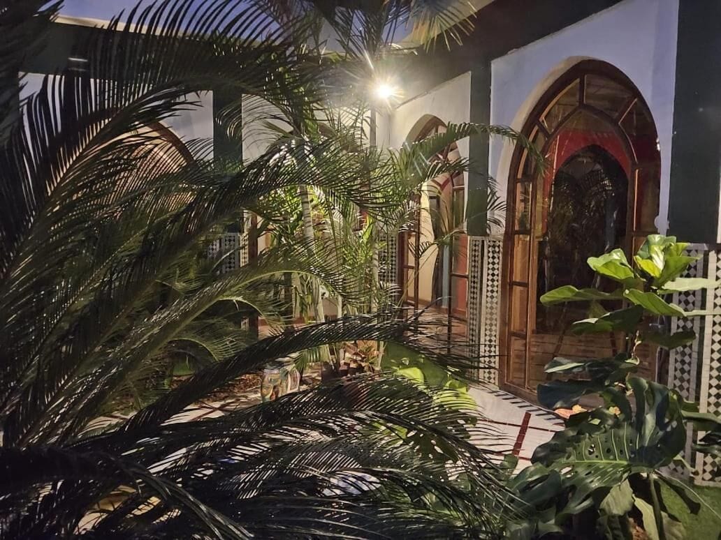 Casa, varias habitaciones, para fumadores, alberca privada | Jardín