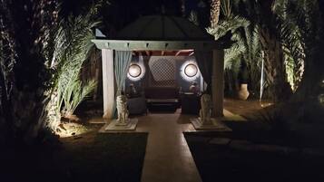 House, Multiple Bedrooms, Smoking, Private Pool | Garden