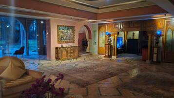 House, Multiple Bedrooms, Smoking, Private Pool | Interior