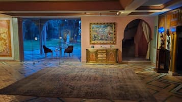 House, Multiple Bedrooms, Smoking, Private Pool | Interior