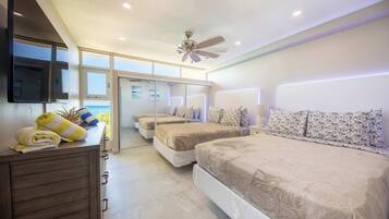 Tabla de planchar con plancha, wifi y ropa de cama