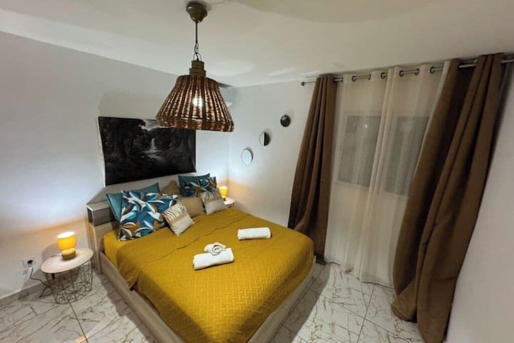 2 dormitorios, tabla de planchar con plancha, wifi y ropa de cama