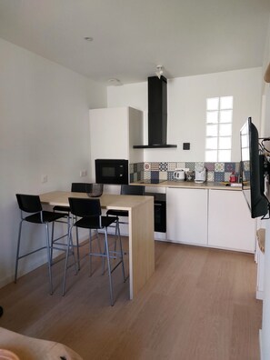 Dining - TY PEN AR PONT Garden level (Saint-Pol-de-Léon)