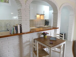 Dining - Villa Mara – Exclusive Villa in Caleta del Sol (Caleta de Velez)