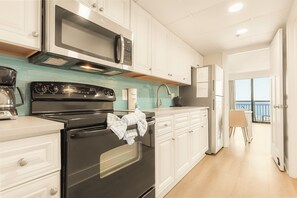 Fridge, microwave, oven, stovetop - The Caribbean Resort and Villas #327 (Myrtle Beach)