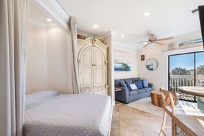 1 bedroom, iron/ironing board, WiFi, bed sheets - 1 bed Beach, Pools, Waterfront, Boating | Palmaway (Orange Beach)