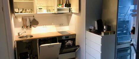 Réfrigérateur, four, plaque de cuisson, lave-vaisselle