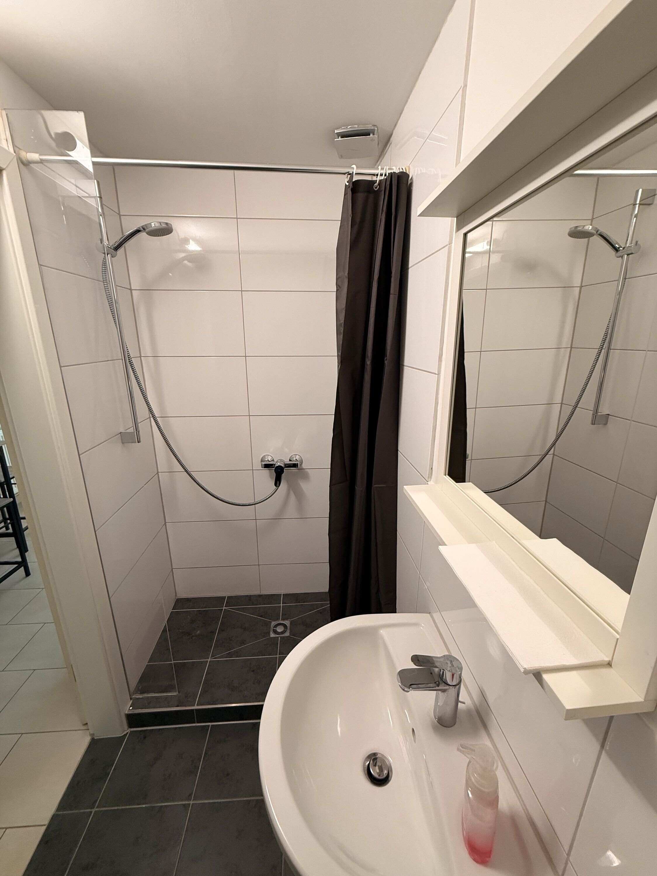 Bruser, hårtørrer, håndklæder