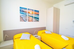 Spa - Apartment 'Alloggio Gallinara' with Sea View, Wi-Fi and Air Conditioning (Albenga)