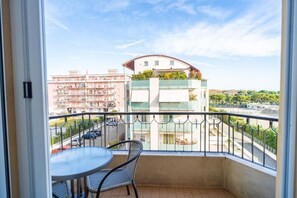 Interior - Apartment 'Alloggio Gallinara' with Sea View, Wi-Fi and Air Conditioning (Albenga)