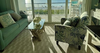 Cozy 1-bedroom condo direct beachfront -Marco Island South Beach- nightly sunset