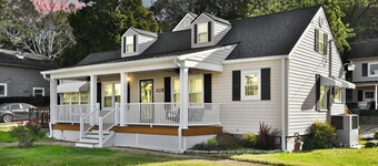 New remodel, Mins to Downtown, Hospitals, Shops, Scenic Mountain Top View