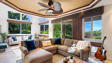 Condo, Multiple Beds, Lanai, Garden View (Palm Villas at Mauna Lani H1) | Living area