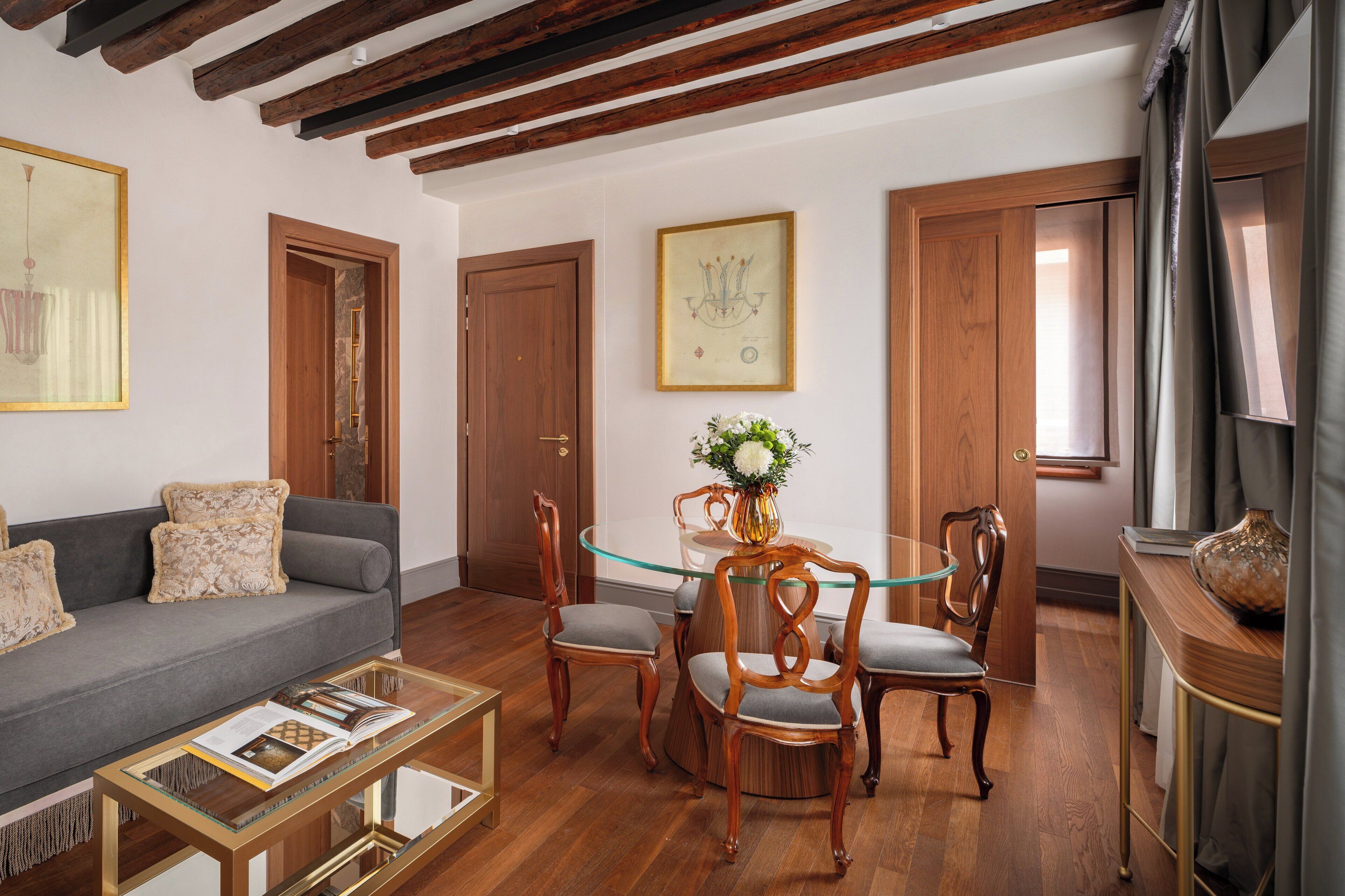 One Bedroom Heritage Apartment Garden View