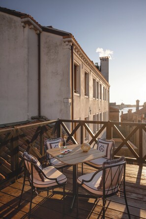 Two Bedroom Deluxe Apartment with Terrace | Terrace/patio - Gabrielli Luxury Apartments Venezia - Starhotels Collezione (Venice)
