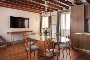 Two Bedroom Deluxe Apartment with Terrace | Hypo-allergenic bedding, in-room safe, desk, blackout drapes - Gabrielli Luxury Apartments Venezia - Starhotels Collezione (Venice)