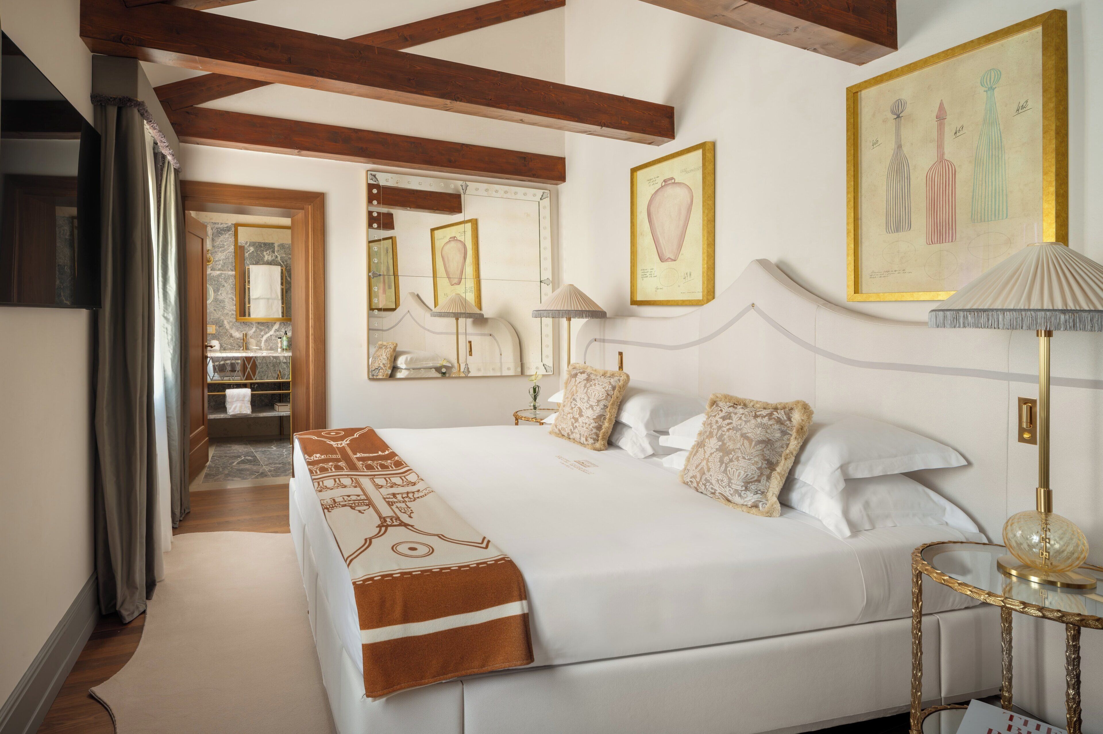 One Bedroom Prestige Apartment | Hypo-allergenic bedding available, in-room safe, desk, blackout drapes