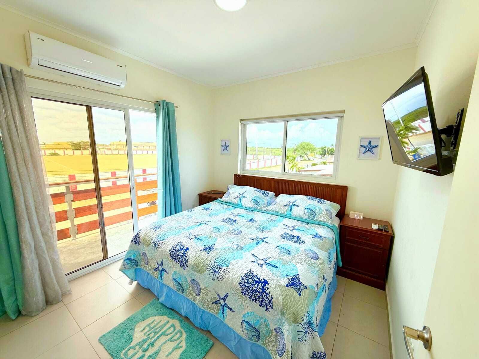 1 bedroom, in-room safe, iron/ironing board, free WiFi